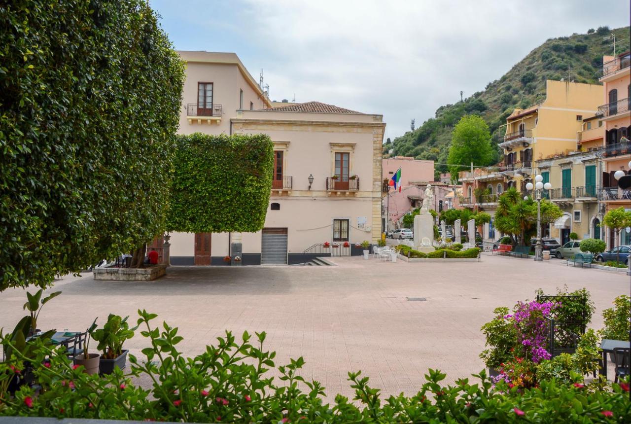 Sun Sea House Taormina Appartement Giardini-Naxos Buitenkant foto